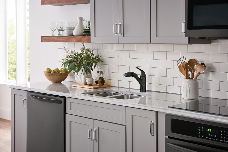 Moen® 87557BL 87557 Brecklyn® Low Arc Pullout Kitchen Faucet, 1.5 gpm Flow Rate, Matte Black, 1 Handles, Import