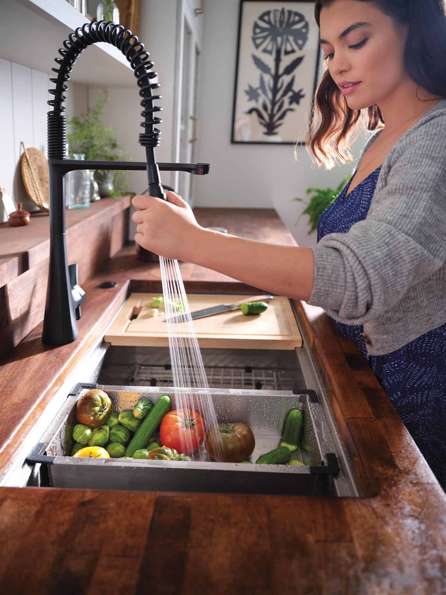 Moen® S5235BL